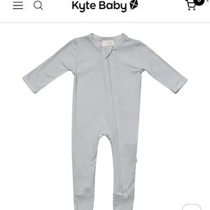 EUC - Kyte Baby newborn footie zip ups - color storm
